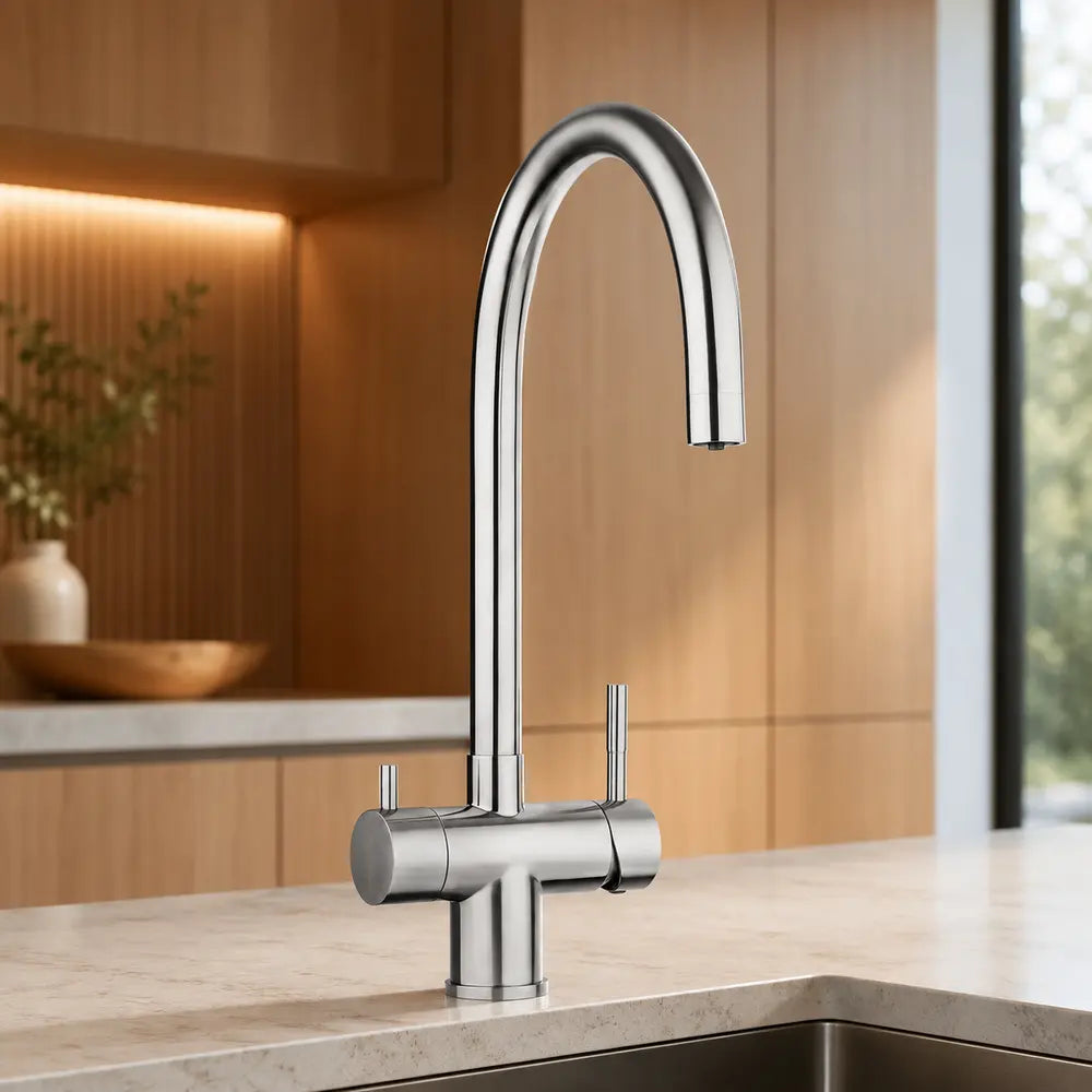 Der Ares ist ein 3 Wege Wasserhahn aus Edelstahl - perfekt für Osmoseanlagen