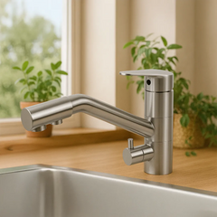 Der AVALON 3-Wege-Wasserhahn aus Edelstahl für Osmoseanlagen von misterwater: Inszeniert in einer Küche