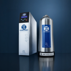 Pi Power Compact 450 Untertisch Osmoseanlage mit Special PI Cell Vitalizer auf blauem Hintergrund