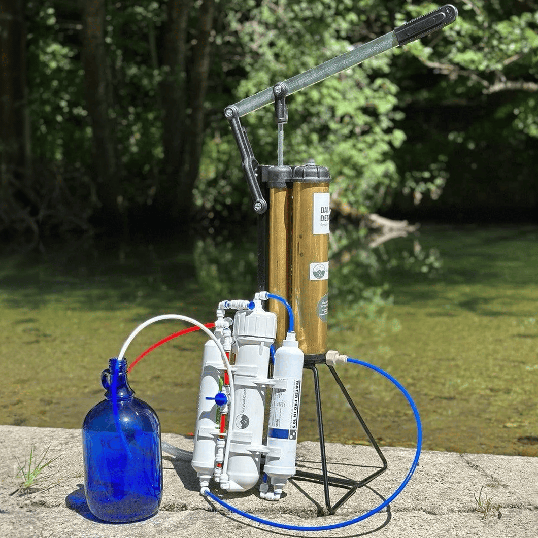 Survival-Coach Wasseranlage mit Handpumpe - Mein-Wasserfilter.com