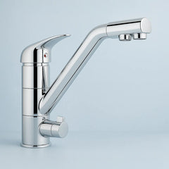 Dreiwegehahn Cosmo verchromt für Osmoseanlagen von misterwater: Auf blauem Hintergrund