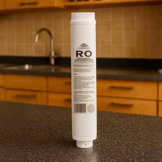 Die Arktisquelle Osmoseanlage RO-Molekularfilter / RO-Membran (Ersatzfilter Stufe 3): Stehend in einer warmen Küche