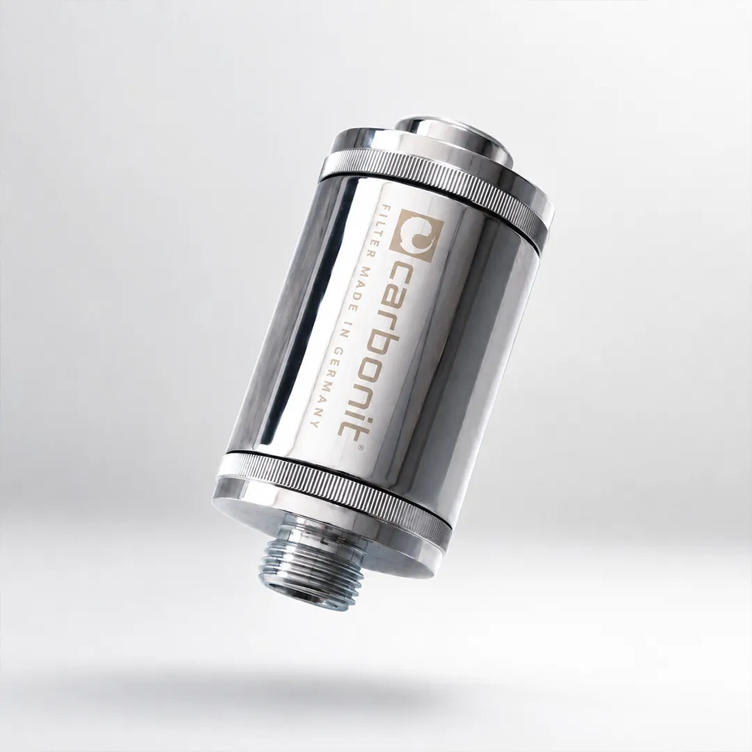 Der Duschfilter von Carbonit als Freisteller 