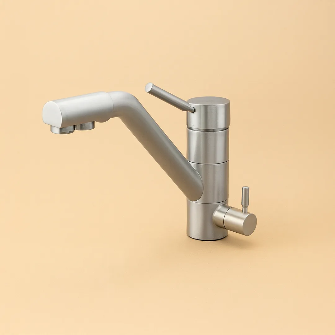 Der Evodrop EW 312 3-Wege-Wasserhahn  für Osmoseanlagen und Wasserfilter: Auf beige hellem Hintergrund